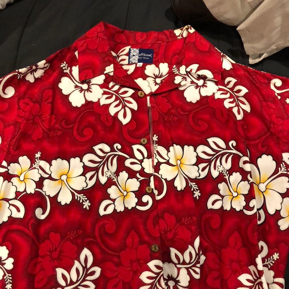 Bullhead surf shirt. Never worn Xl